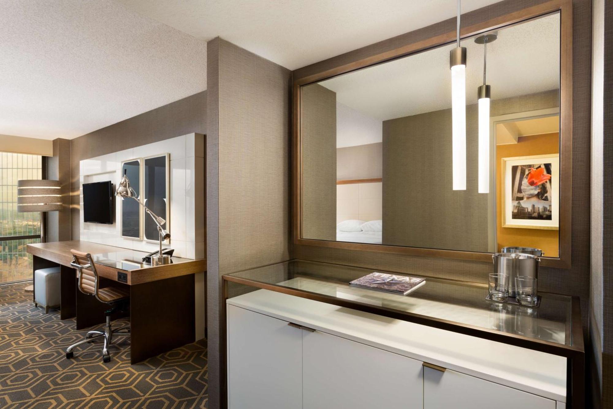 Doubletree By Hilton Hotel Dallas Campbell Centre Екстер'єр фото