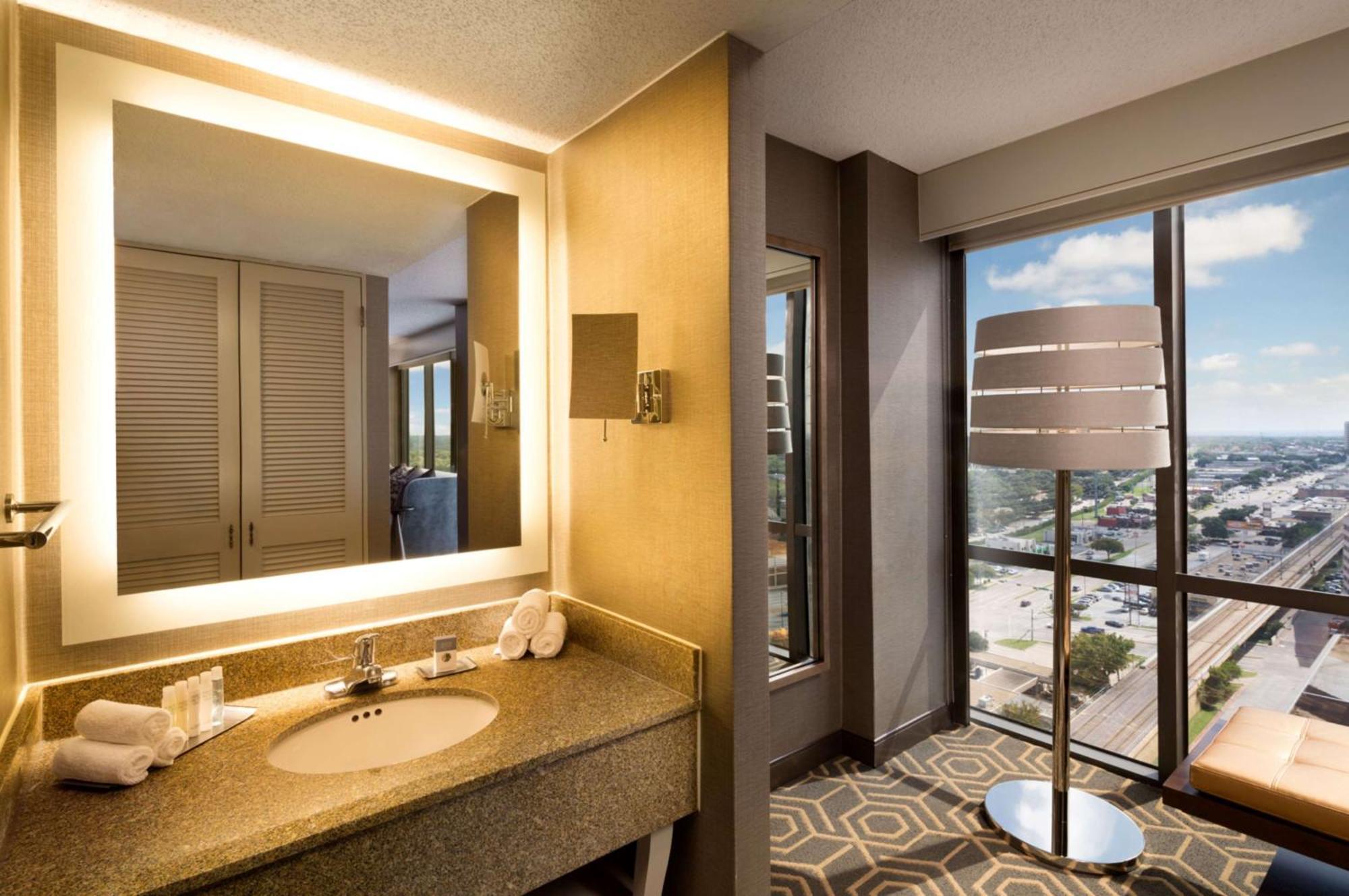 Doubletree By Hilton Hotel Dallas Campbell Centre Екстер'єр фото
